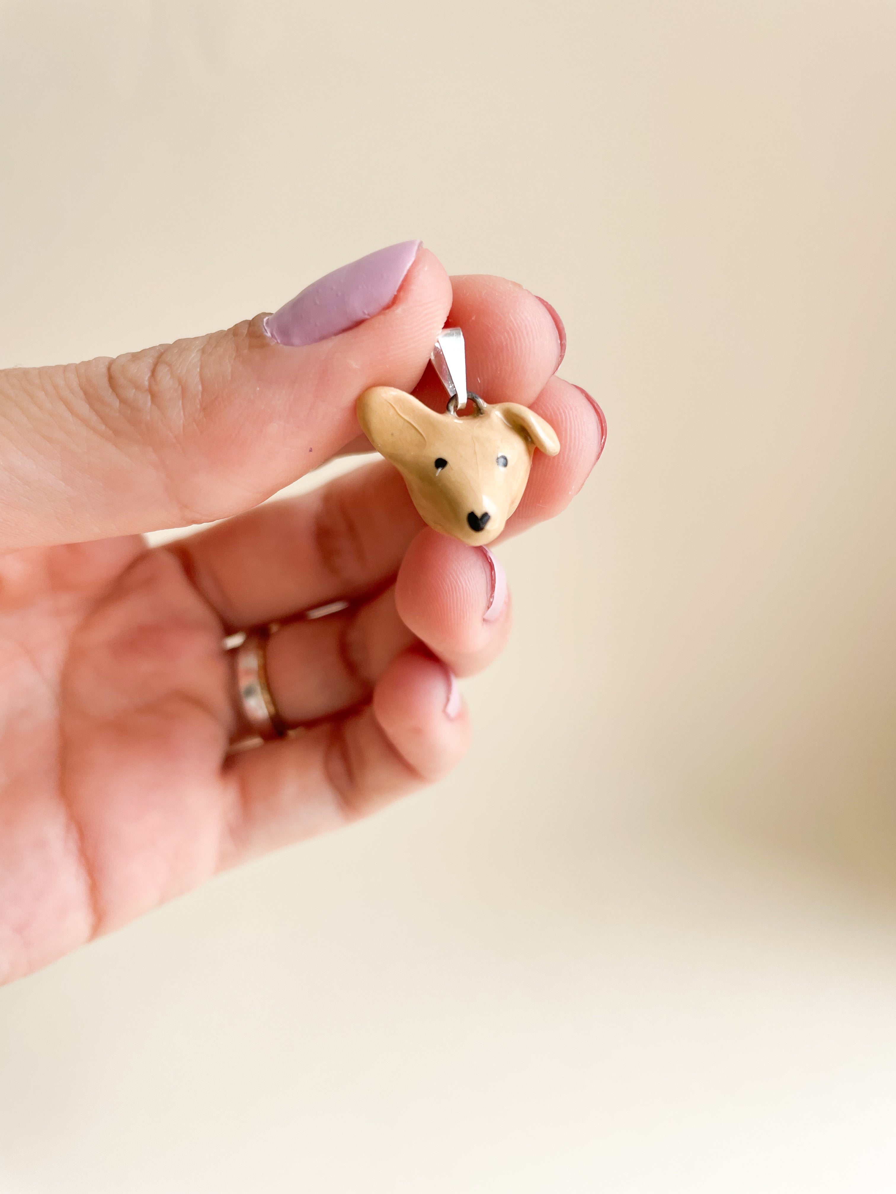 Pingente Vira Lata Caramelo