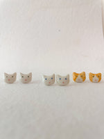 Carregar imagem no visualizador da galeria, Brinco Gatinho Branco
