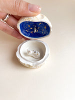 Carregar imagem no visualizador da galeria, Porta Tesouros Gatinho Branco na Lua
