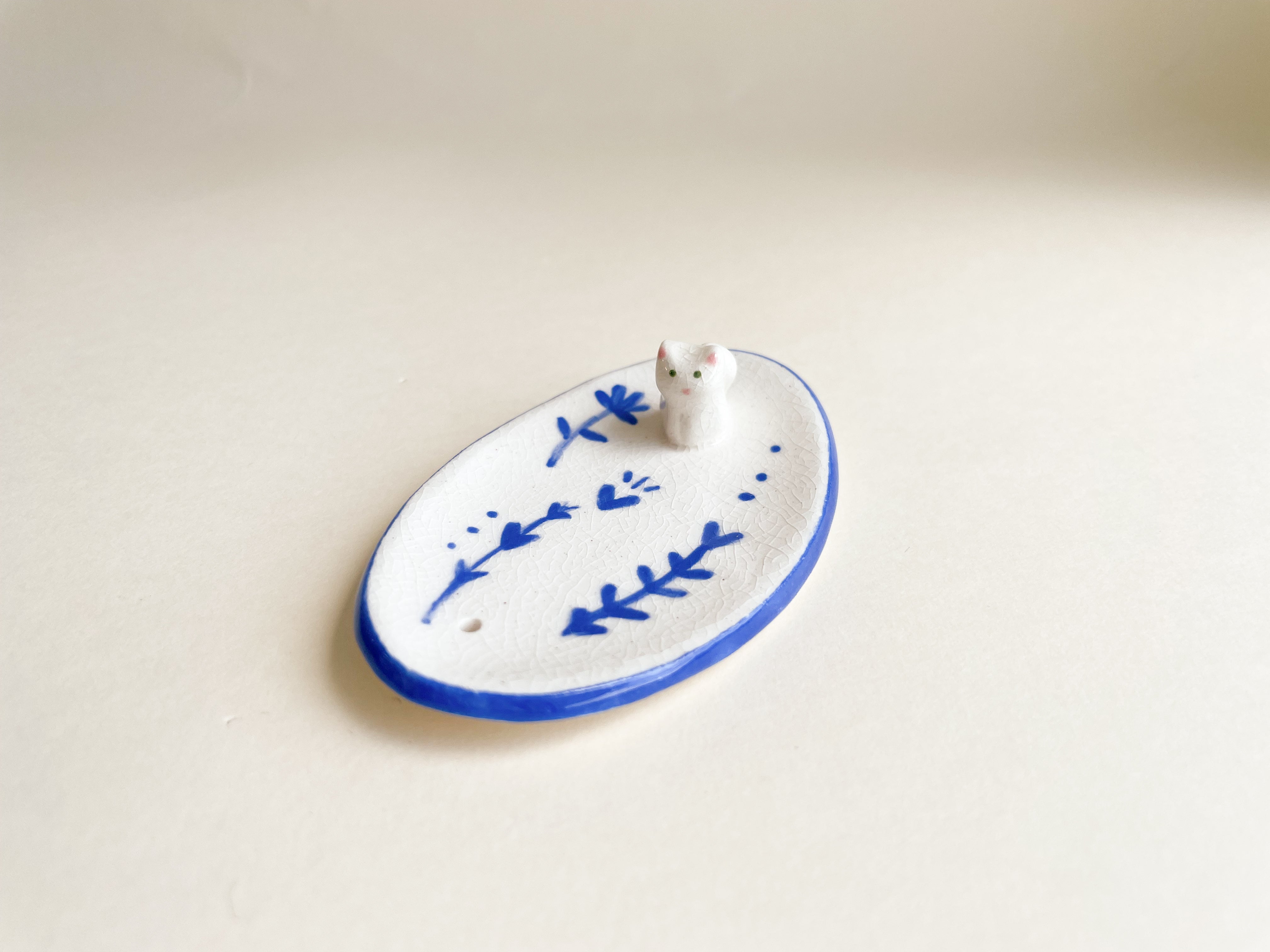 Mini Porta Joias Gatinho Branco e Raminhos