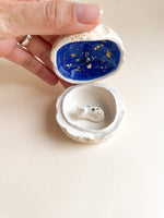 Carregar imagem no visualizador da galeria, Porta Tesouros Gatinho Branco na Lua
