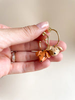 Carregar imagem no visualizador da galeria, Argola Vira Latas Caramelo
