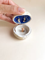 Carregar imagem no visualizador da galeria, Porta Tesouros Doguinho na Lua
