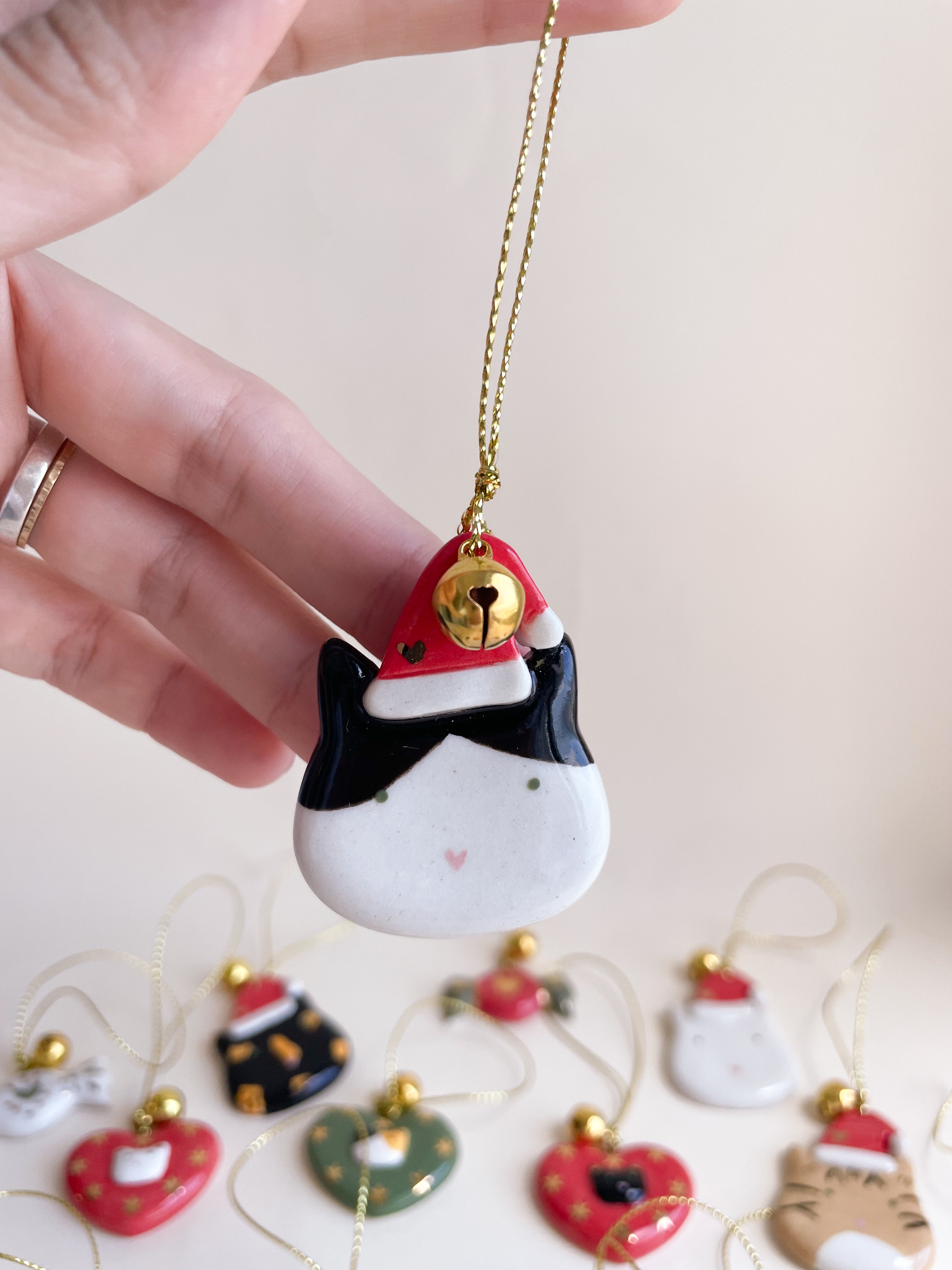 Enfeite de Cerâmica Gatinho Noel