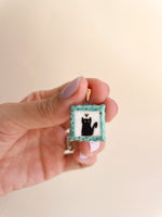 Carregar imagem no visualizador da galeria, Pingente Moldurinha Gato Preto
