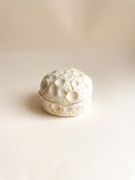 Carregar imagem no visualizador da galeria, Porta Tesouros Gatinho Branco na Lua
