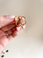 Carregar imagem no visualizador da galeria, Argola Coraçãozinho
