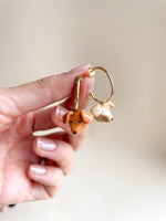 Carregar imagem no visualizador da galeria, Argola Vira Latas Caramelo
