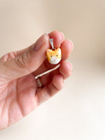 Carregar imagem no visualizador da galeria, Pingente Gato Amarelo e Branco
